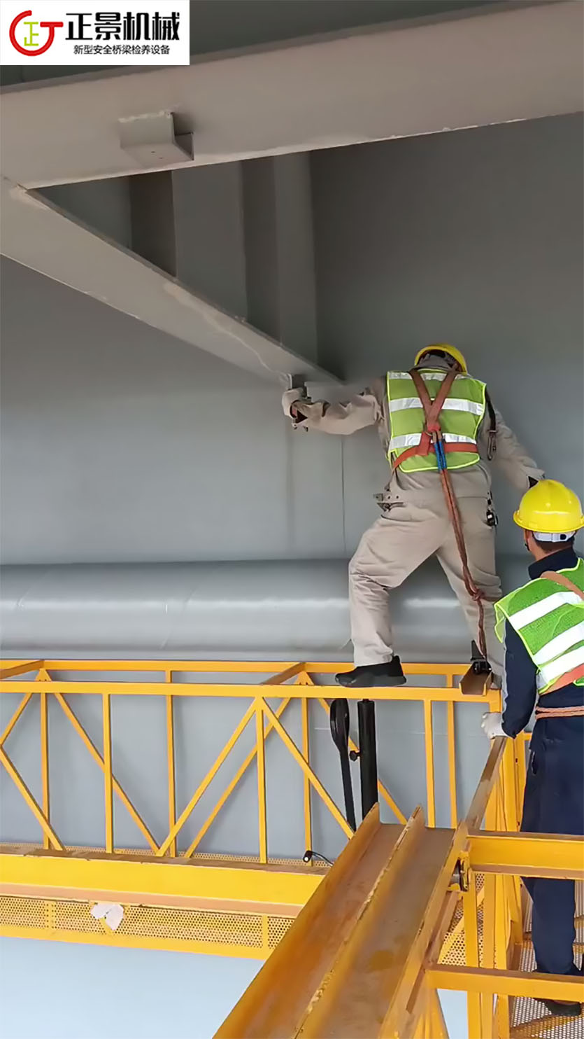 橋梁排水管安裝車