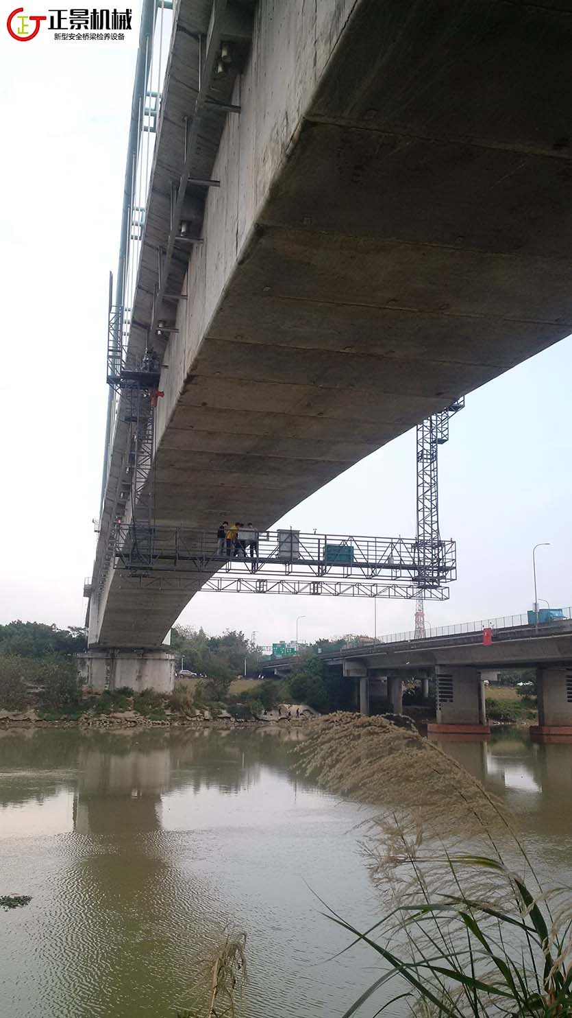 橋梁檢查車