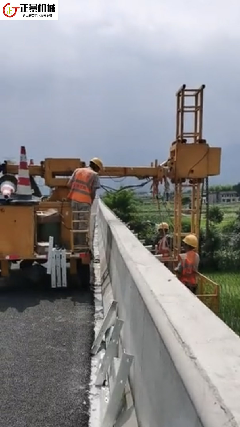 橋梁排水管安裝車