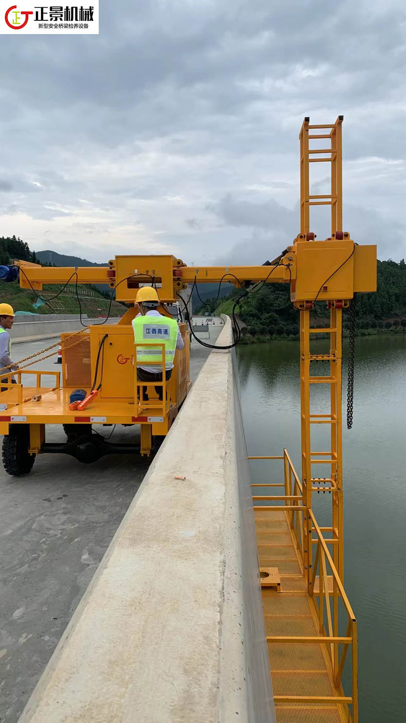 橋梁外側(cè)施工臺(tái)車(chē)