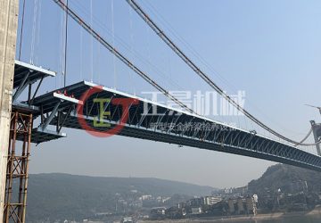 郭家沱長(zhǎng)江大橋橋梁外側(cè)施工臺(tái)車